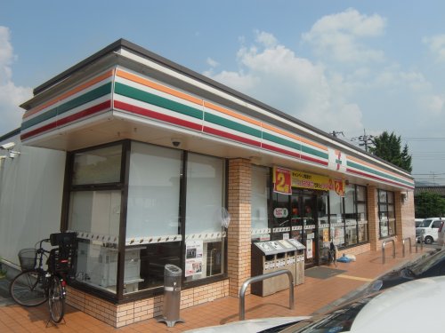 コンビニ　セブンイレブン 奈良般若寺町店（コンビニ）まで821m