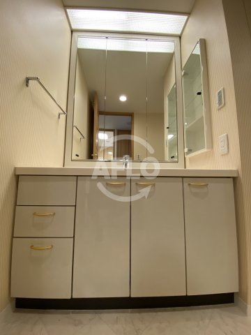 洗面設備　OAPレジデンスタワー西館（オーエーピー）　独立洗面化粧台