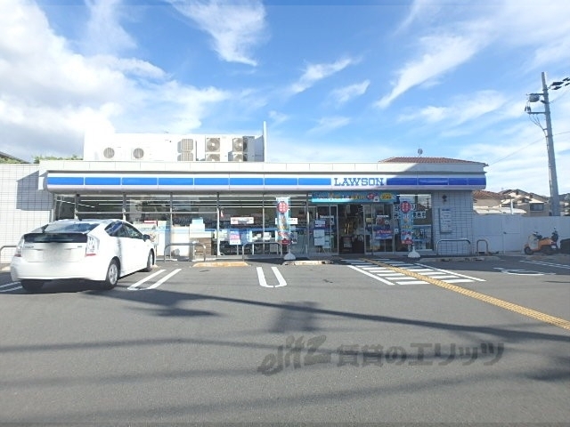 コンビニ　ローソン八幡男山石城店（コンビニ）まで450m