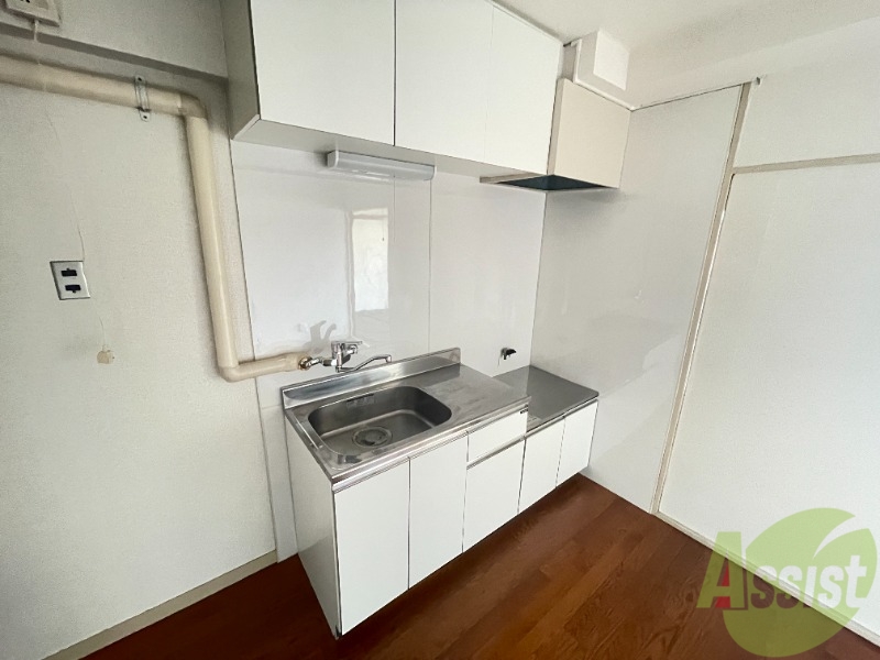 キッチン　キッチンにはガスコンロを設置して使用してください。