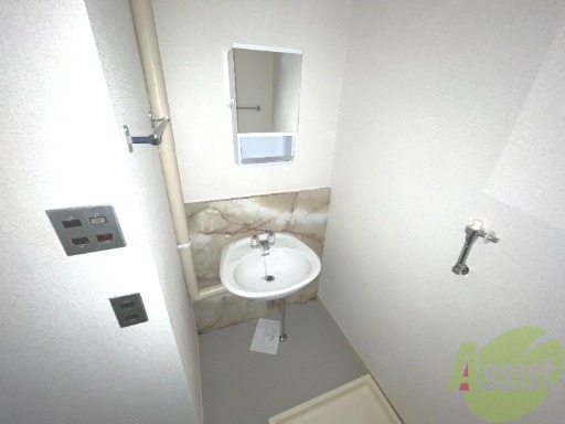 洗面設備　洗面台は独立しています。朝の身支度はこちらでどうぞ～