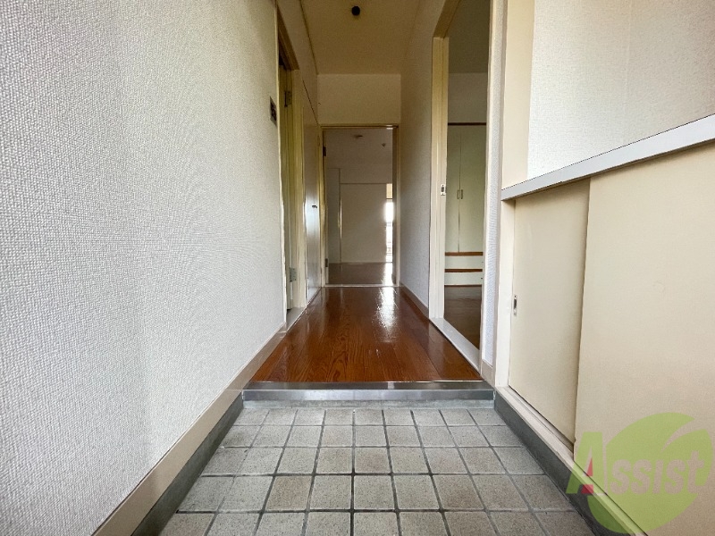 玄関　玄関から撮影しました。広々としていますね！