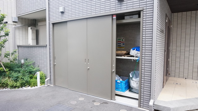 その他共有部分　敷地内にゴミ置き場があるので、朝の忙しいときに便利ですね☆