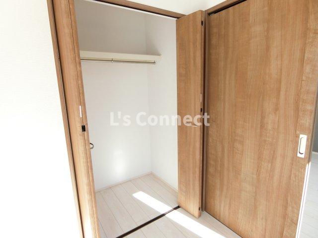 収納　クローゼットでお荷物もすっきり収納。