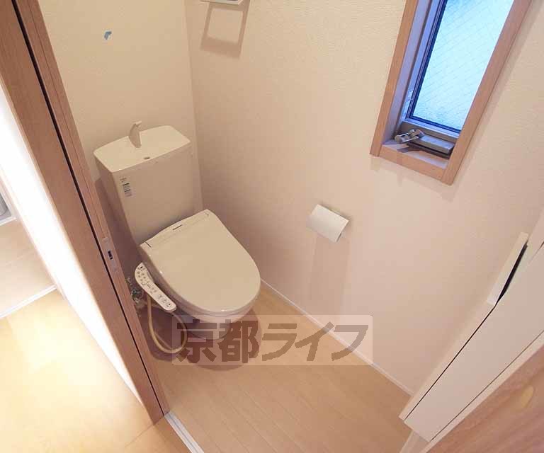 トイレ　ウォシュレット付いてますよ！