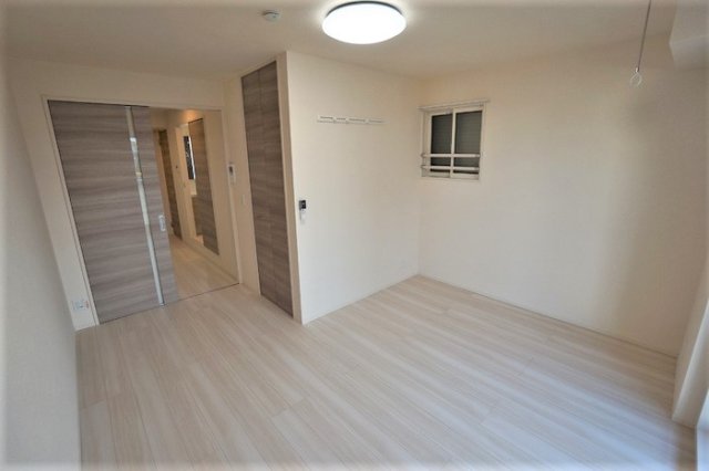 居室・リビング　掲載写真は同型モデルを掲載しており実際のお部屋と仕様等が異な