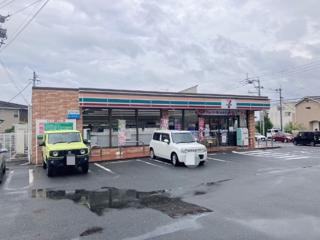 コンビニ　セブンイレブン小倉中吉田店（コンビニ）まで487m