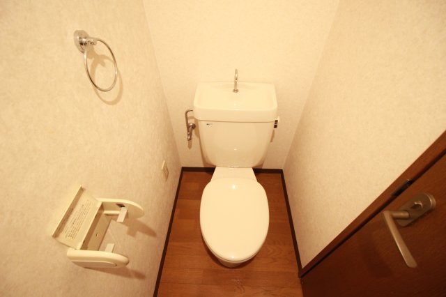 ドムスOGAWAのトイレ写真