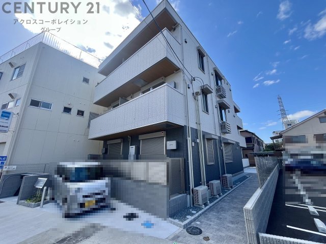 建物外観　宅配BOXがついていて不在時にも便利です☆