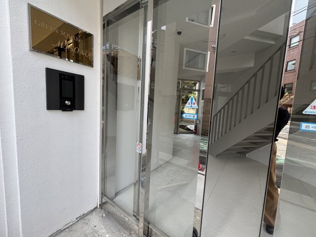 エントランス　ゆとりのあるエントランスです