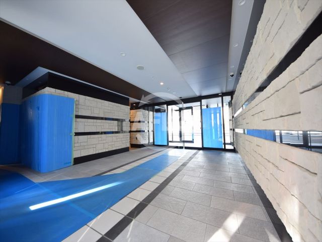 ロビー　アドバンス大阪ドーム前アヴェニール　きれいなロビー