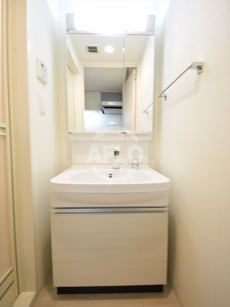 洗面設備　アドバンス大阪ドーム前アヴェニー　独立洗面化粧台