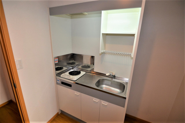 キッチン　コンパクトなキッチンで掃除もラクラク