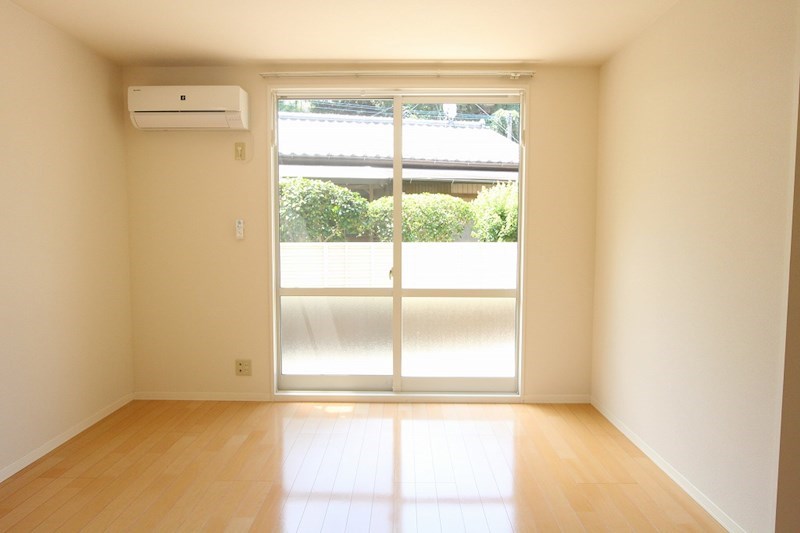 居室・リビング　・別号室参考写真