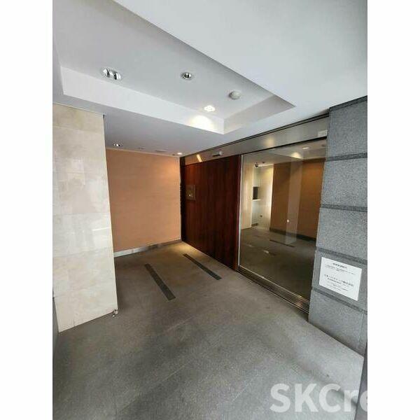 ロビー　※同タイプの別の部屋の写真です