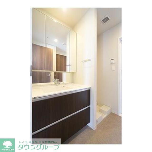 洗面設備　※写真は同タイプ住戸です。