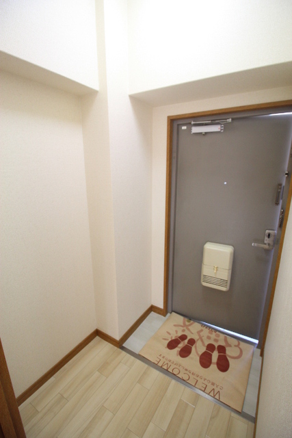 玄関　同タイプのお部屋です