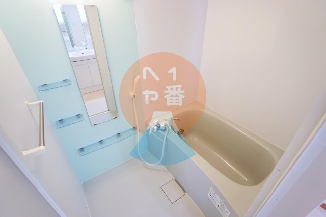 バス・シャワールーム　うれしいバス・トイレ別です　※参考写真です