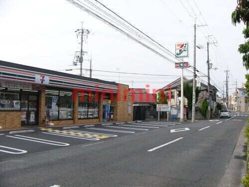 コンビニ　セブンイレブン茨木竹橋町店（コンビニ）まで298m