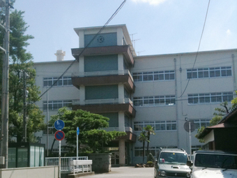 中学校　富山市立南部中学校（中学校）まで2828m