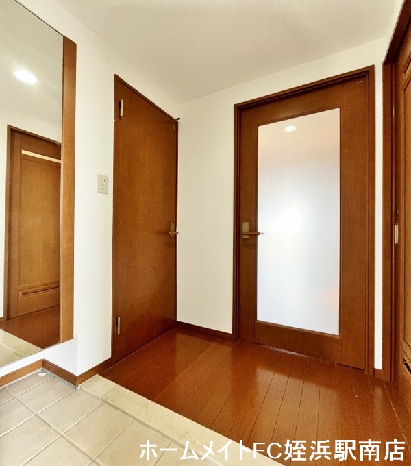 玄関　★姿見付きのシューズボックス★