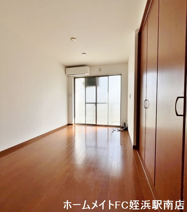 バルコニー　★大通り沿いで夜道も安心★