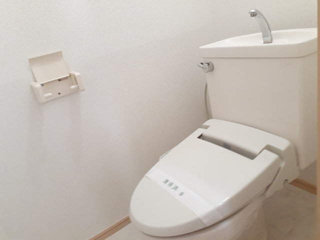 トイレ　清潔感のあるトイレです
