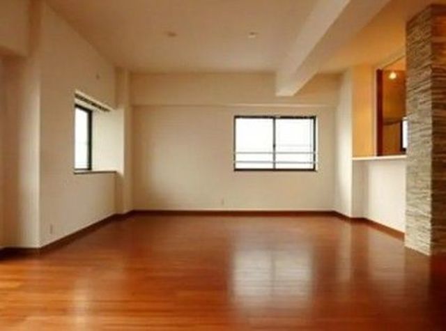 居室・リビング　※退去前のため現況優先となります。