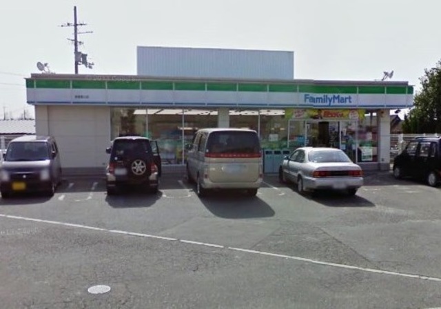 コンビニ　ファミリーマート京屋東山店（コンビニ）まで750m