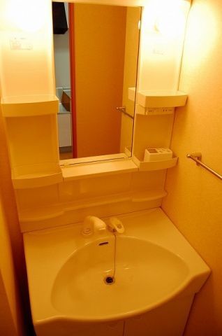 洗面設備　※同型タイプ