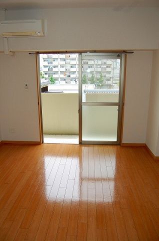 居室・リビング　※同型タイプ