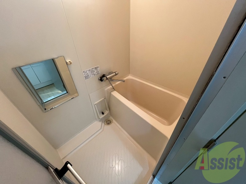 バス・シャワールーム　ユニットバスです。疲れを癒すのに欠かせませんね！