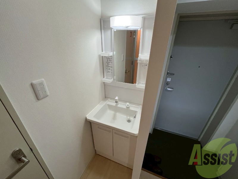 洗面設備　こちらに洗面台があります。朝の洗顔はこちらで。