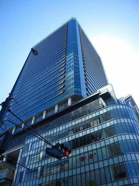 ショッピングセンター　グランフロント大阪北館（ショッピングセンター）まで748m