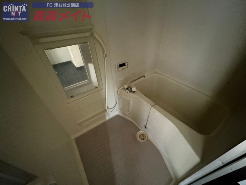 バス・シャワールーム　同じ物件、別部屋の写真です