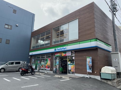 コンビニ　ファミリーマート 尾頭橋通店（コンビニ）まで227m
