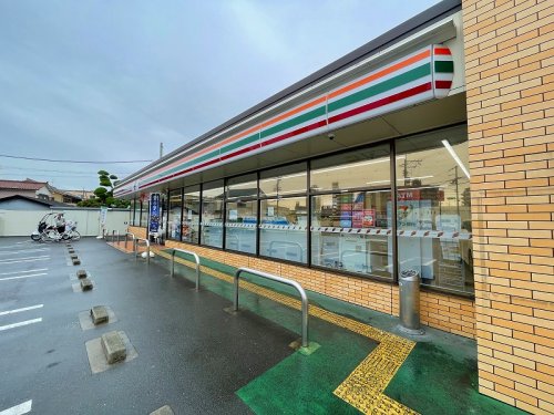 コンビニ　セブンイレブン 東大阪長田2丁目店（コンビニ）まで844m