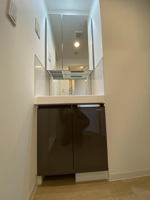 洗面設備　朝の身支度には欠かせない独立洗面化粧台