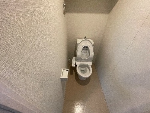 トイレ　※同タイプの部屋のお写真です