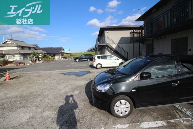 駐車場　駐車場