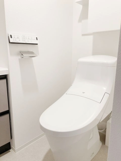 トイレ　※写真は同タイプの別室のものです。