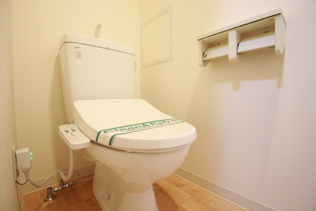 トイレ　※別室の参考写真の為、現況優先です。