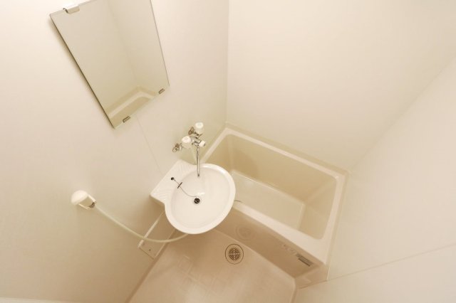 バス・シャワールーム　日々の疲れを癒すお風呂付です