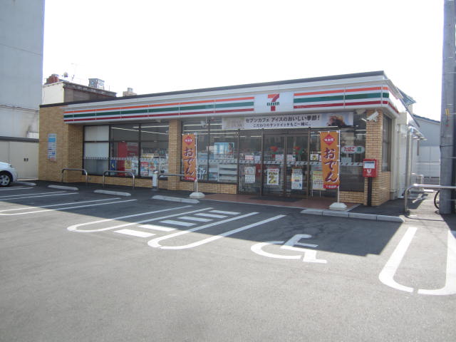 コンビニ　セブンイレブン久留米六ツ門店（コンビニ）まで404m