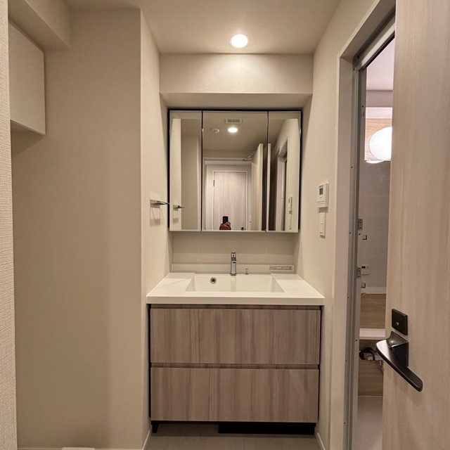 洗面設備　※写真は同タイプ住戸です。