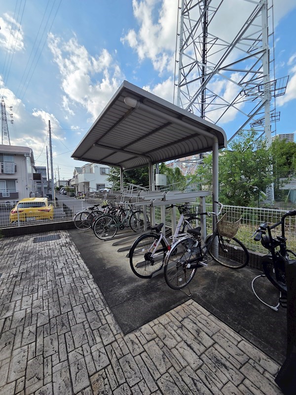 その他共有部分　屋根付き駐輪場
