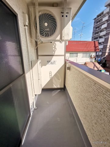 バルコニー　日当り良好の南向き
