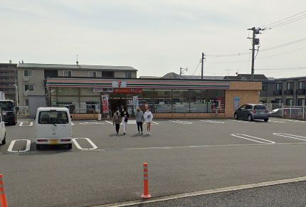 コンビニ　セブンイレブン（コンビニ）まで2850m