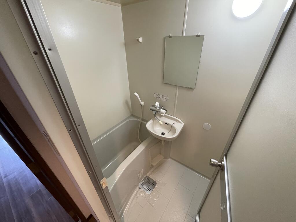 バス・シャワールーム　バス