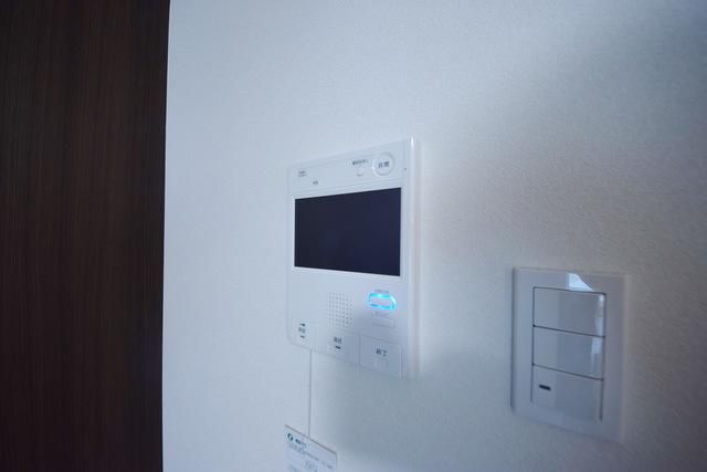 セキュリティ　モニター付きインターホン